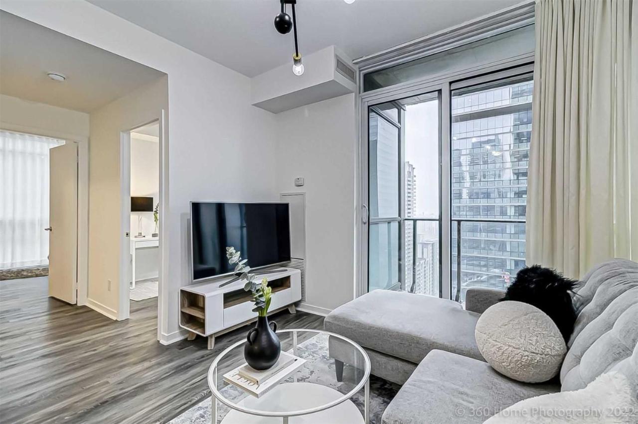Prime Location - Stunning 2-Bdrm Condo Toronto Ngoại thất bức ảnh